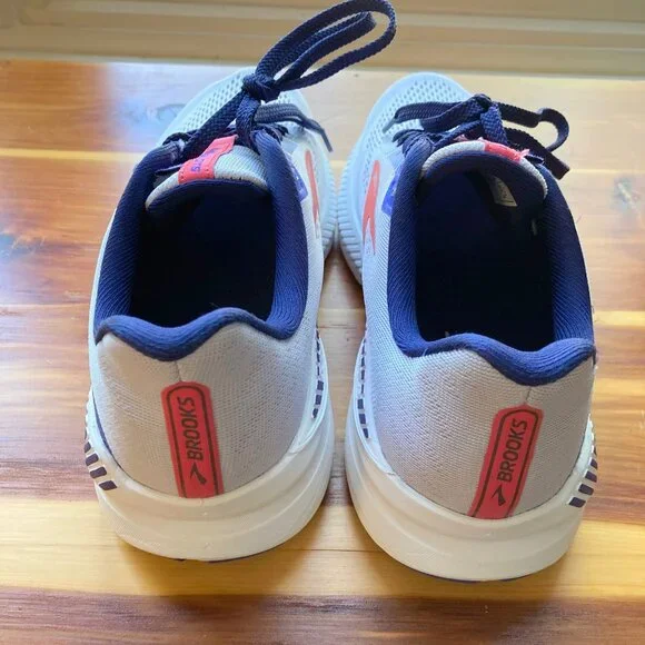 Brooks Launch GTS 8 running size 8.5 - Picture 6 of 8